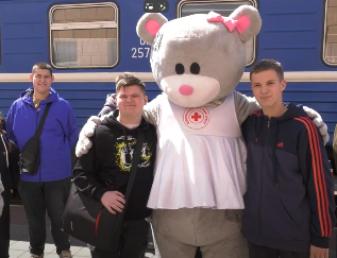 ВИДЕО. Гомель встретил детей-инвалидов, поживающих на территории Донбасса, которые приехали в Беларусь