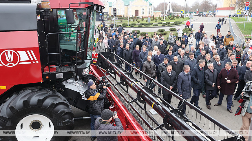 news_2022-11-12-дожинки - выставка.jpg